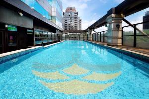 Bazén v ubytování Fullon Hotel Taipei, Central nebo v jeho okolí