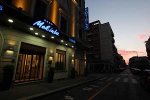 Alba o tramonto visti dall'interno dell'hotel o dai dintorni