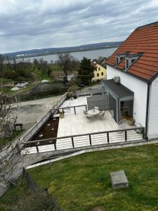 an aerial view of a house with a patio at Apartmán U Venuše in Pavlov