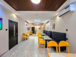 Gallery image of Twinny Hotel & Suites in Lagos +11 photos