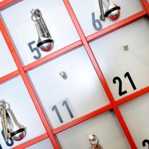 a close up of a clock that is showing the time at Hotel Restaurant Onkel-Otto in Pommern