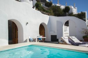 The swimming pool at or close to Perivolas Hotel