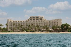 JA Beach Hotel, Dubai