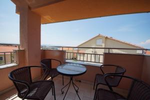 Zdjęcie z galerii obiektu Apartment Malinska 33 w mieście Malinska