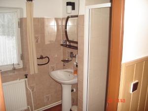 Fotografie z fotogalerie ubytování Holiday home in Vyprachtice 976 v destinaci Koburk