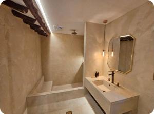 a bathroom with a sink and a mirror at 경상북도 감성숙소 청화소담 in Yeongcheon +17 photos