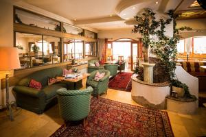 A seating area at Vital - und Wellnesshotel Hanneshof