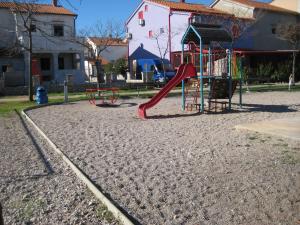 Galeriebild der Unterkunft Studio in Omisalj/Insel Krk 13333 in Omišalj + 13 Fotos