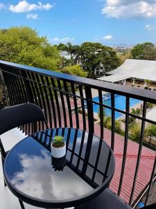 The Pod 18 tesisinde bir balkon veya teras