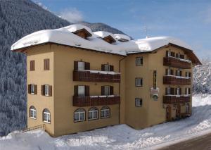 Nespecifikovaný výhled na hory nebo výhled na hory při pohledu z hotelu