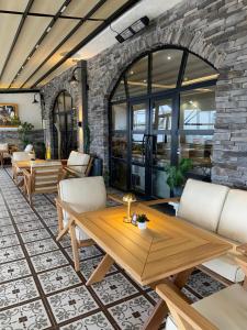Gallery image of 8 Rooms Hotel in Gelibolu