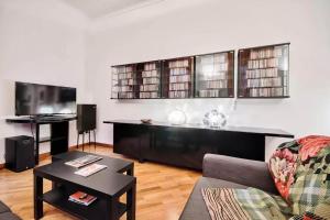 Μια τηλεόραση ή/και κέντρο ψυχαγωγίας στο LuxRent Loft Lagrange