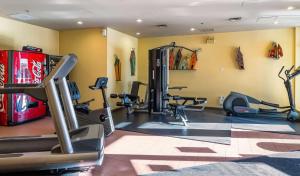 Gallery image of Whistler - Cascade Lodge - Village 1 Bdrm suite & Sofa bed, full Kitchen, slps 4, aircon - July1-8, 2027 Free Parking in Whistler