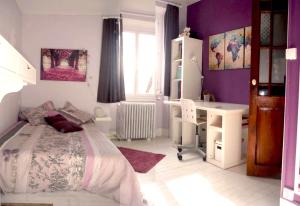 Postel nebo postele na pokoji v ubytování Chambres d'Hotes La Mystérieuse