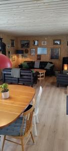 a dining room with a table and chairs at CentrumTrails in Ans