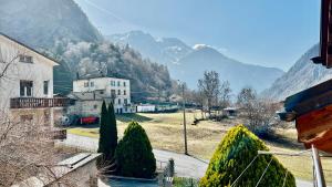 a view of a village with mountains in the background at Casa Stelvio in Turchi