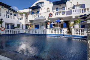 Bassein majutusasutuses Hotel Porto Perissa või selle lähedal