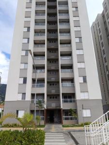 an external view of a building at Canto da Mantiqueira - Staffy House Extrema in Extrema