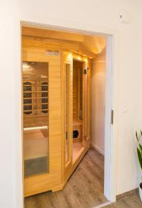 Apartment Yachthafen Waren tesisinde bir banyo