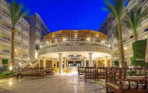 Gallery image of Hawaii Riviera Aqua Park Resort - Families and Couples Only in Hurghada