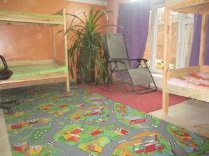 Säng eller sängar i ett rum på Pershyy Hostel u Cherkasah