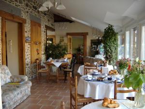 ห้องอาหารหรือที่รับประทานอาหารของ La Grande Mare