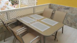 Reštaurácia alebo iné gastronomické zariadenie v ubytovaní Apartment Orlando Costa Adeje