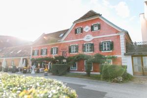 The building in which a szállodákat is located