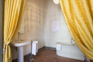 Koupelna v ubytování B&B San Gimignano Diffuso