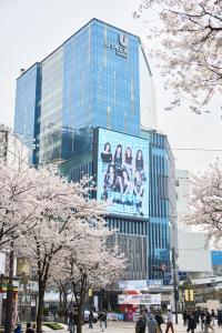 Gallery image ng NEW Sinchon 5min, 3ROOM, near Hongdae,DDP, Seongsu 20min, Free K-snacks, WIFI, OTT sa Seoul