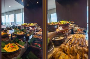 Comida en o cerca de este hotel
