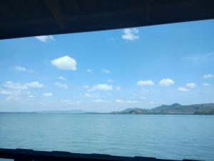 a view of a large body of water at EnDanni Hostel in Amphoe Thalang