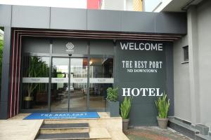 a welcome sign on the front of a hotel at The Rest Port Nd Downtown in Edirne