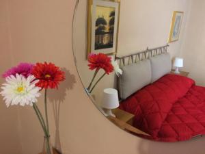 Posteľ alebo postele v izbe v ubytovaní Apartment for 2 in Catania, B&B Le voci del mercato