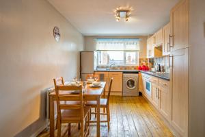 Kjøkken eller kjøkkenkrok på Linslade Apartment - for Groups and Contractors