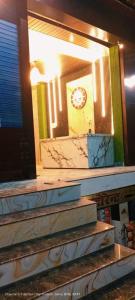 Gallery image of DLA Hotel Rooms and Restaurant in Fatehpur City