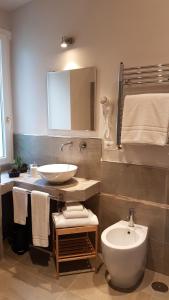 Koupelna v ubytování Roman Suite Guest House