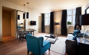 Гостиная зона в Lisbon Five Stars Apartments 8 Building