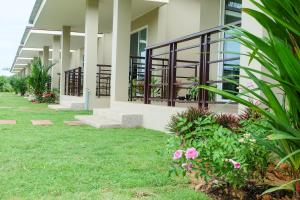 Zahrada ubytování The Oasis Khaolak Resort - SHA Plus