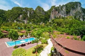 Bazén v ubytování Aonang Phu Petra Resort, Krabi - SHA Plus nebo v jeho okolí