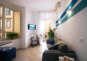 Μια τηλεόραση ή/και κέντρο ψυχαγωγίας στο Sebeto Toledo