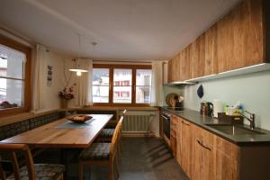 Kuchyň nebo kuchyňský kout v ubytování Ferienhaus Oberboden