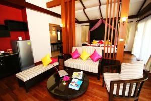 Гостиная зона в Aonang Phu Petra Resort, Krabi - SHA Plus