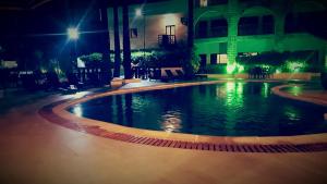 Der Swimmingpool an oder in der Nähe von Riviera Taouyah Hotel