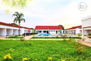 a view of the courtyard of a hotel at The Haven Sun N' Fun Hotel in Elephant Island