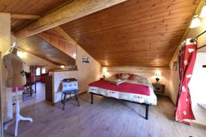 Letto o letti in una camera di L'Ancien Paquier Chambre D'Hotes