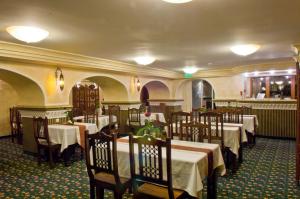 Restaurant o un lloc per menjar a Amira Boutique Hotel Hévíz Wellness & Spa