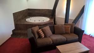 Posezení v ubytování Hotel Ave Lux + 37 fotografií