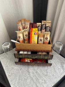 a tray of differentiatesiatesiatesiatesktop at Jacil Riverside Accommodation in Hekpoort