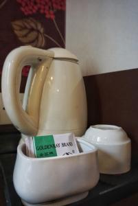 Estris per fer te o cafè a Lander Hotel Prince Edward